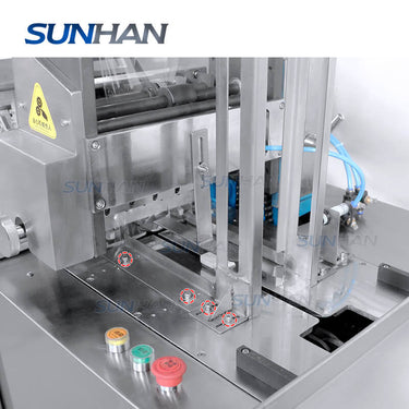 feeding structure of perfume box film wrapping machine