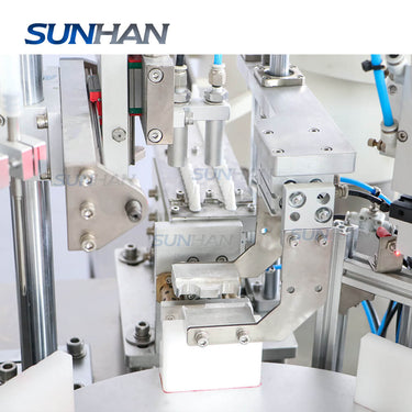 pen tips placing structure of pen packaging machine