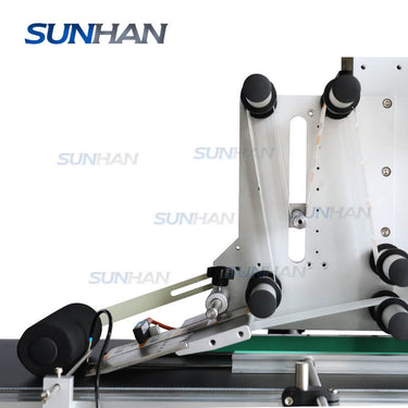 labeling structure of mylar bag label applicator